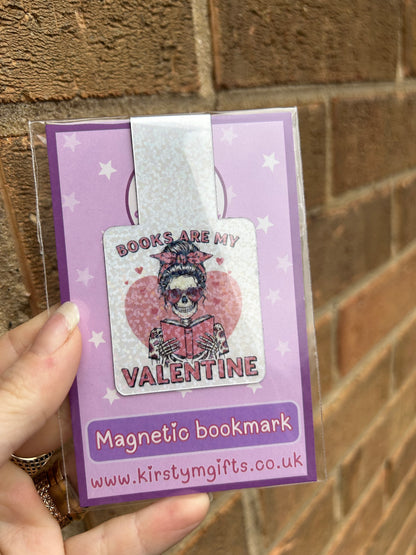 Books are my valentine Magnetic bookmark